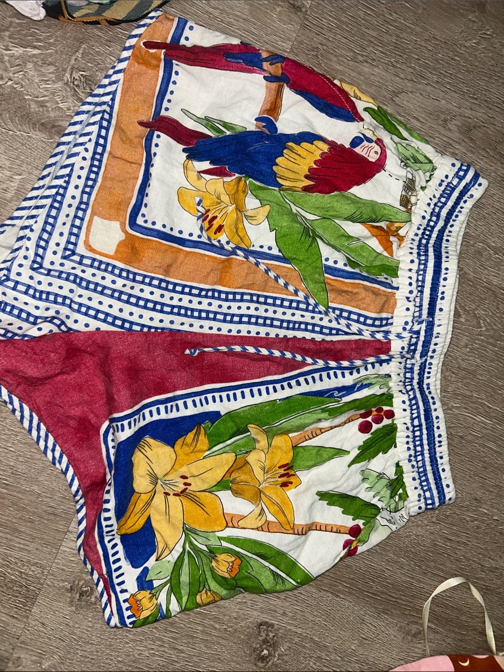 FARM Rio Multicolor Tropical Parrot Print Drawstring Shorts  missing tassels - Picture 4 of 4